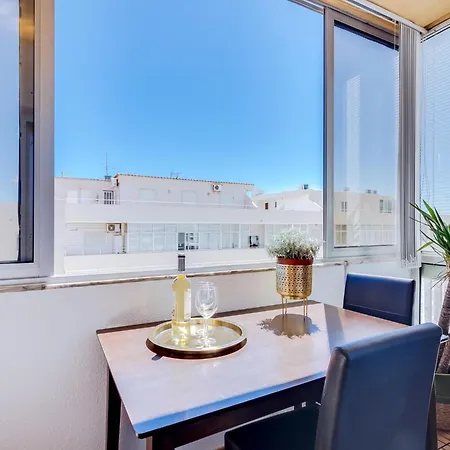 Al - Wave 7 Apartment