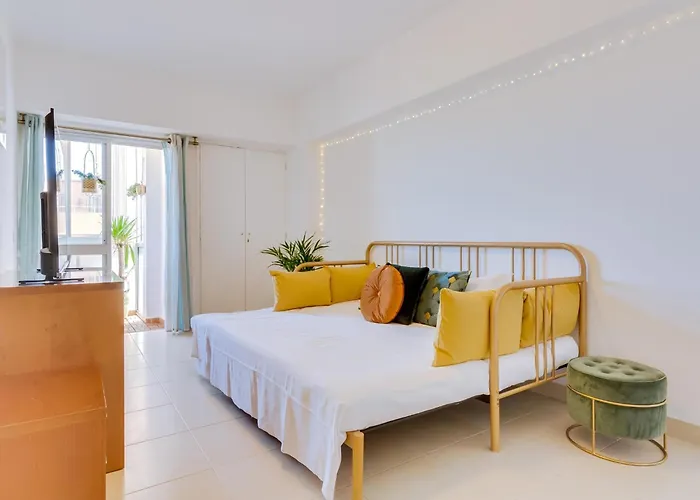 Al - Wave 7 Apartment