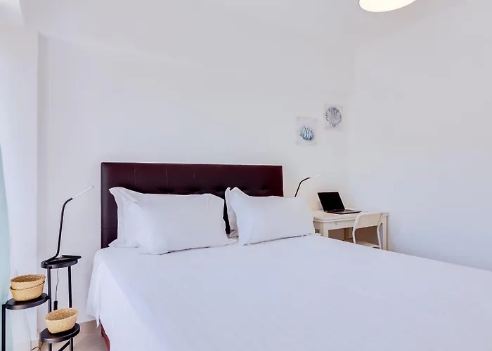 Apartment Al - Wave 7